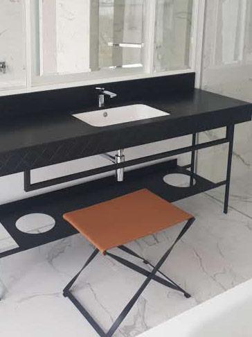 JUNO stool